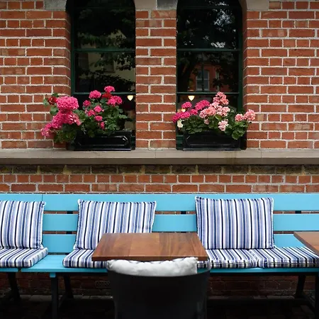 Schoolhouse فندق 4*