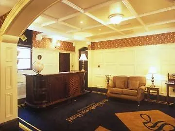 فندق سكول هاوس هوتل